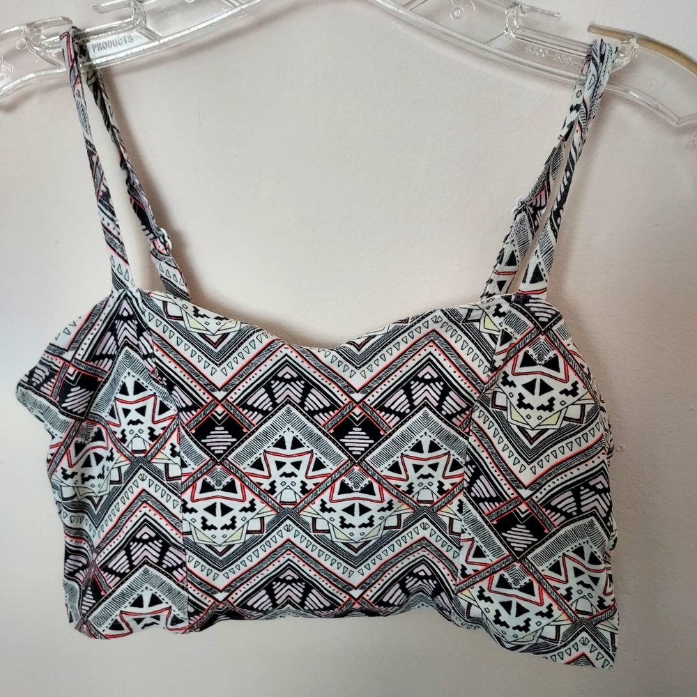 PINK Victoria's Secret Haut Court tribal sports bra Medium Boho Festival Summer
